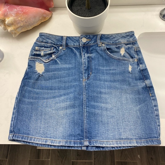 Skirt from garage - Picture 2 of 7